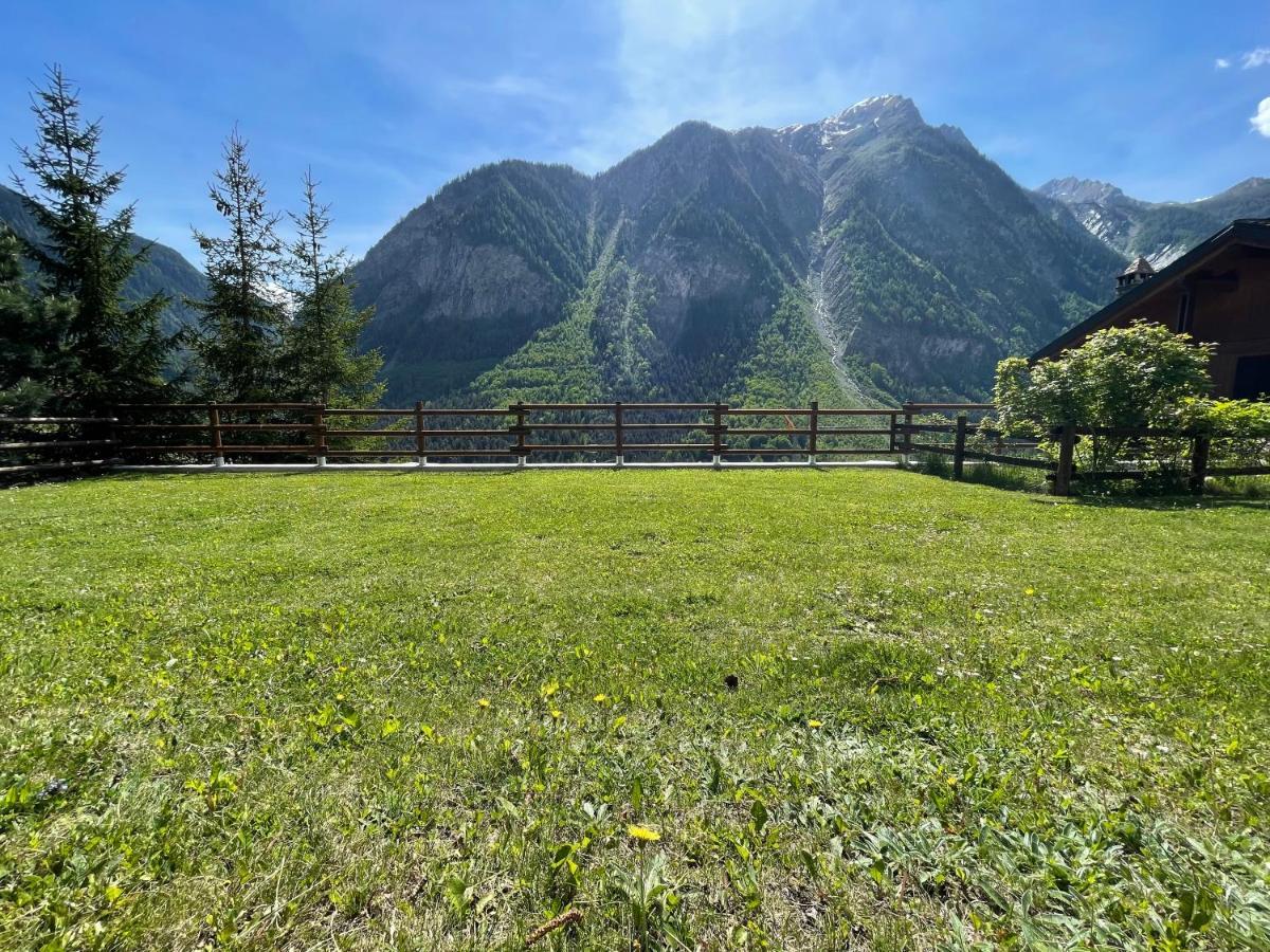 Courmayeur~Navetta Gratuita Per Il Centro+Impianti المظهر الخارجي الصورة