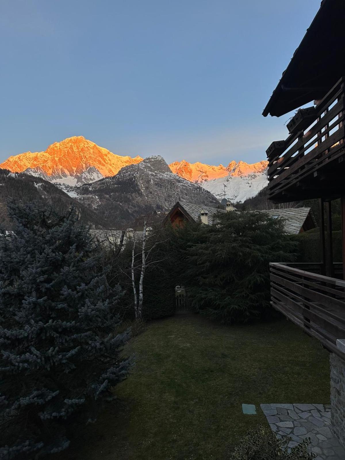 Courmayeur~Navetta Gratuita Per Il Centro+Impianti المظهر الخارجي الصورة